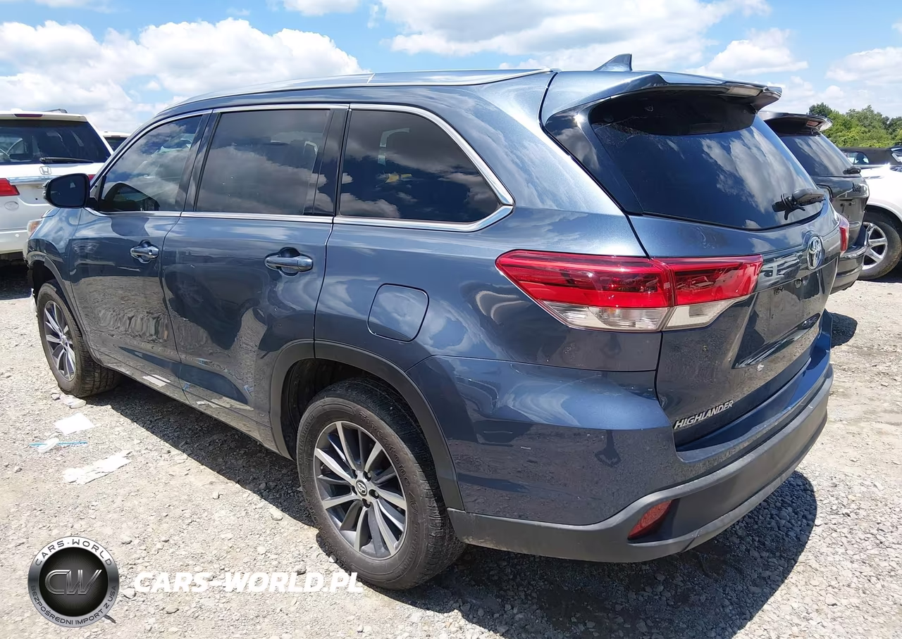 2018 Toyota Highlander Xle VIN:5TDKZRFH4JS272081 - 3