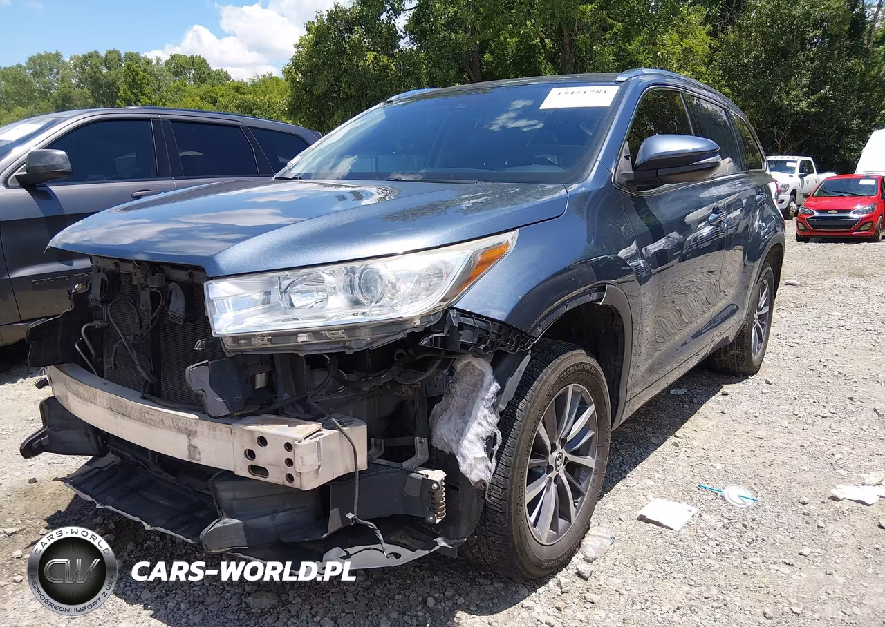 2018 Toyota Highlander Xle VIN:5TDKZRFH4JS272081 - 6