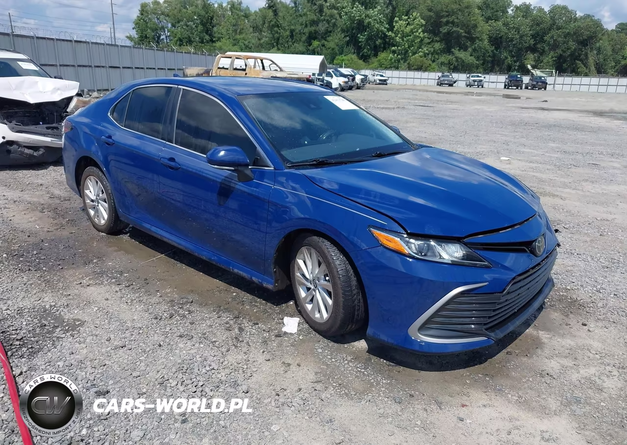 2023 Toyota Camry Le – zdjęcie 1 z 16