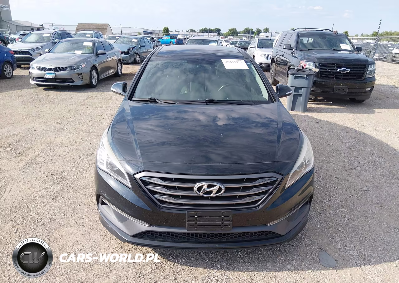 2016 Hyundai Sonata Limited VIN:5NPE34AF6GH272332 - 12