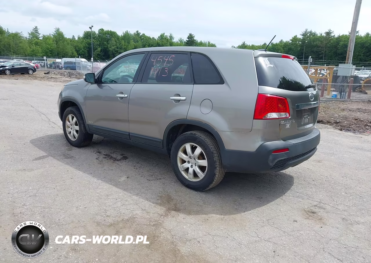 2011 Kia Sorento Lx VIN:5XYKTCA14BG154992 - 3