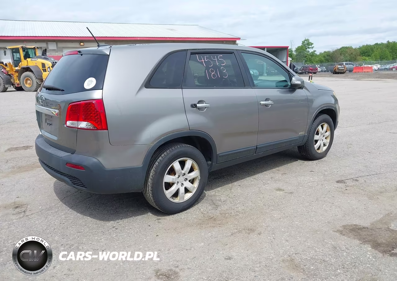 2011 Kia Sorento Lx VIN:5XYKTCA14BG154992 - 4