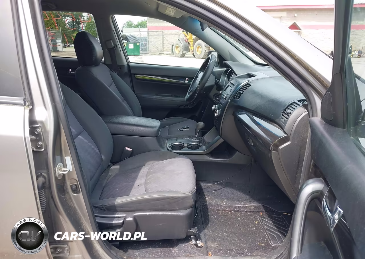 2011 Kia Sorento Lx VIN:5XYKTCA14BG154992 - 5