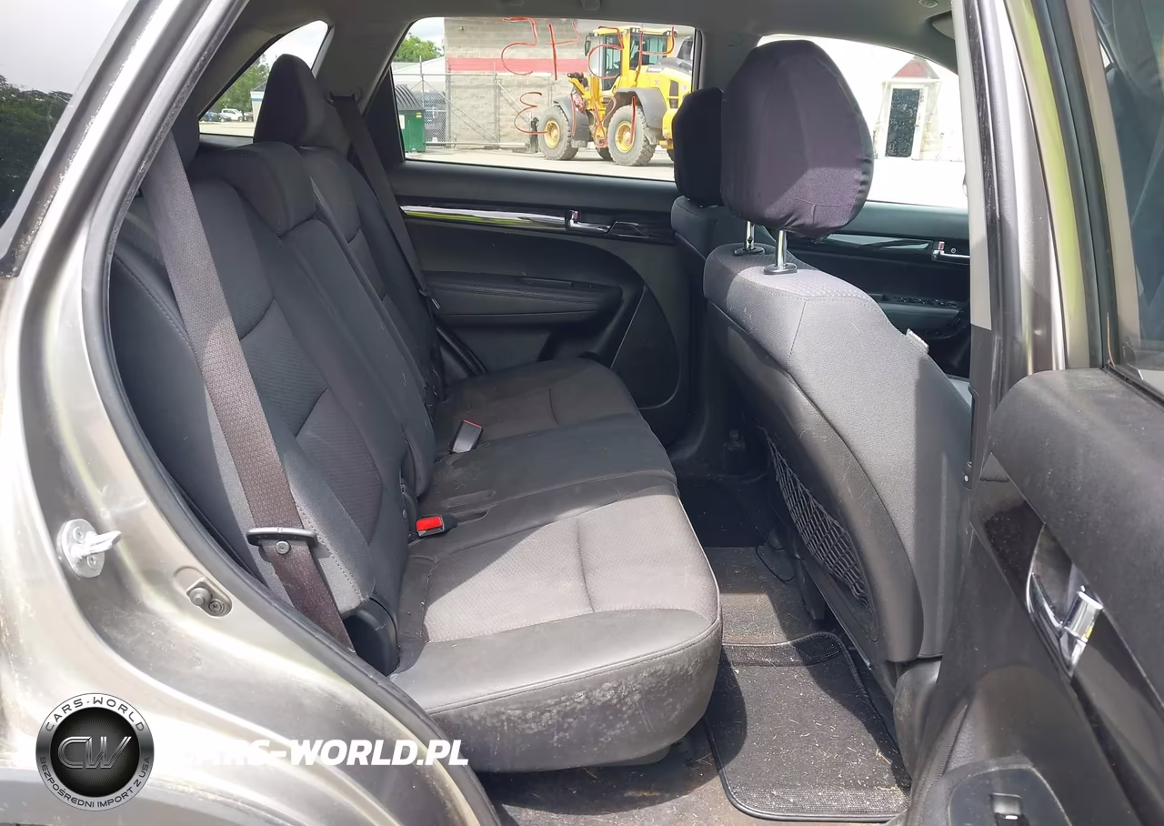 2011 Kia Sorento Lx VIN:5XYKTCA14BG154992 - 8