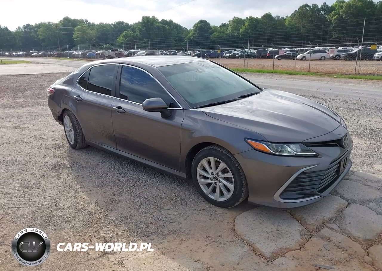 2021 Toyota Camry Le – zdjęcie 1 z 17