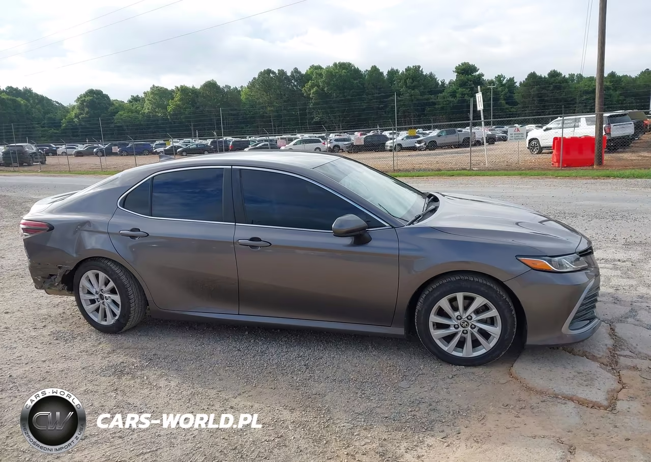 2021 Toyota Camry Le VIN:4T1C11BKXMU021155 - 13