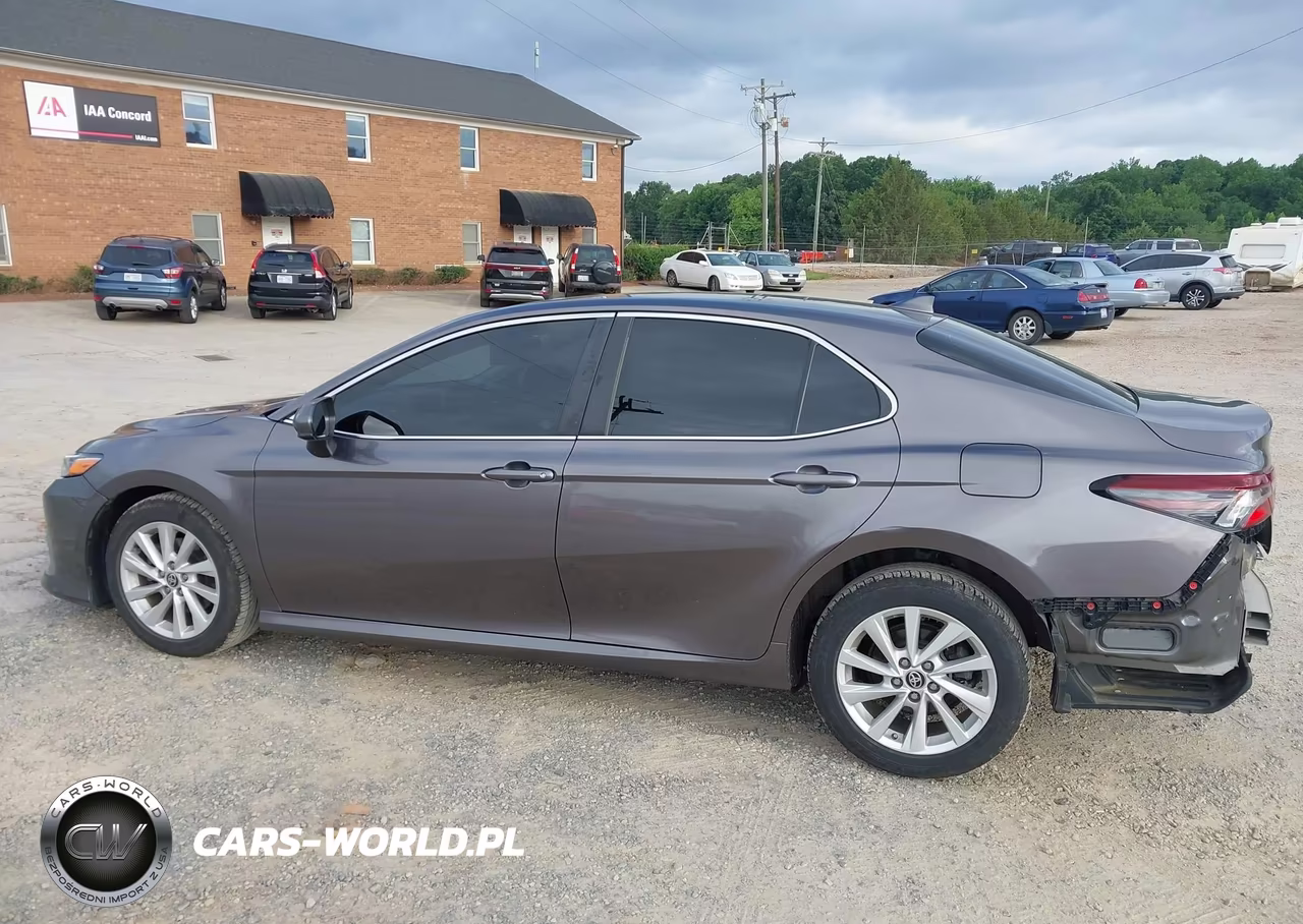 2021 Toyota Camry Le VIN:4T1C11BKXMU021155 - 14