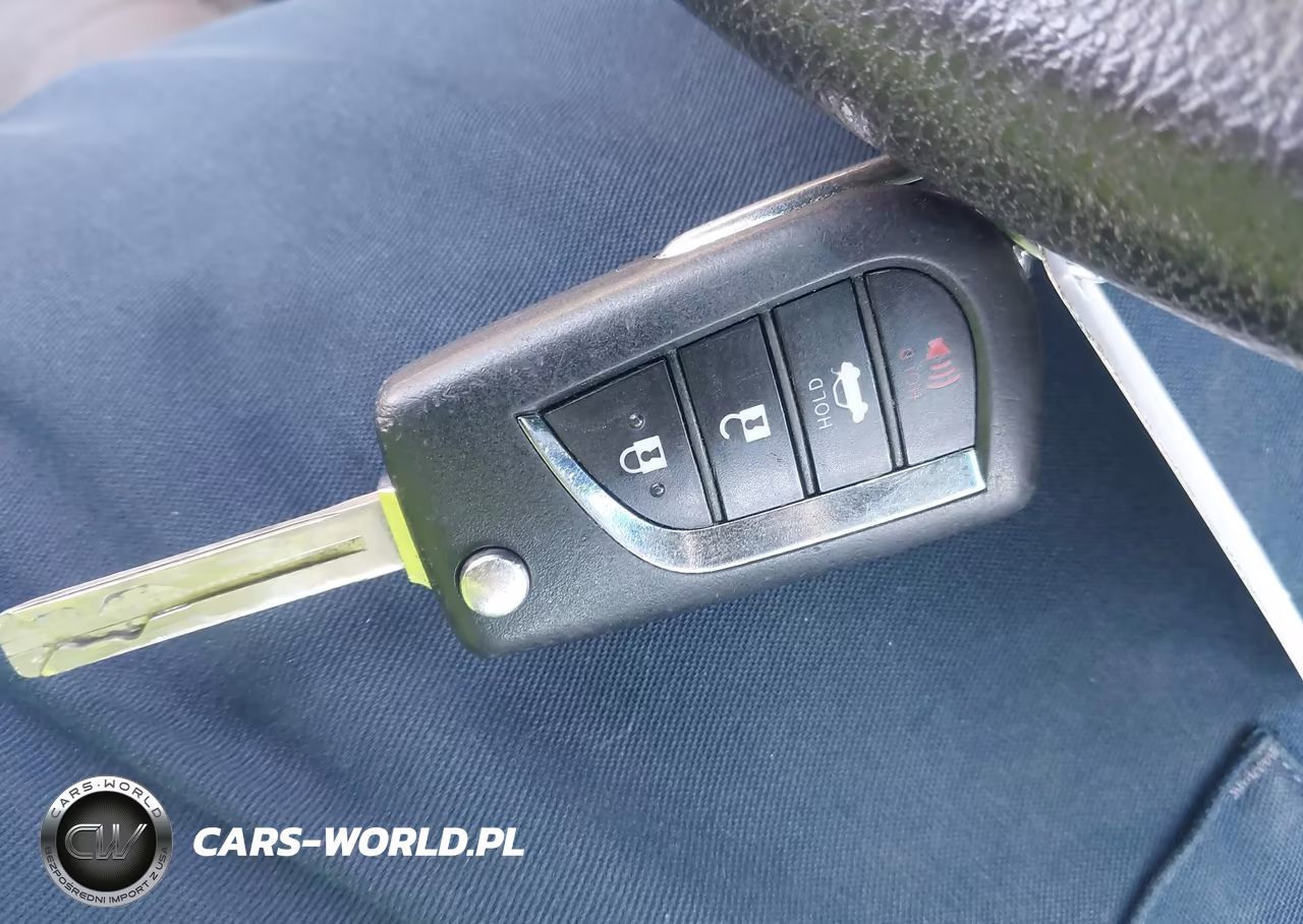 2018 Toyota Camry Le VIN:4T1B11HK8JU091218 - 11