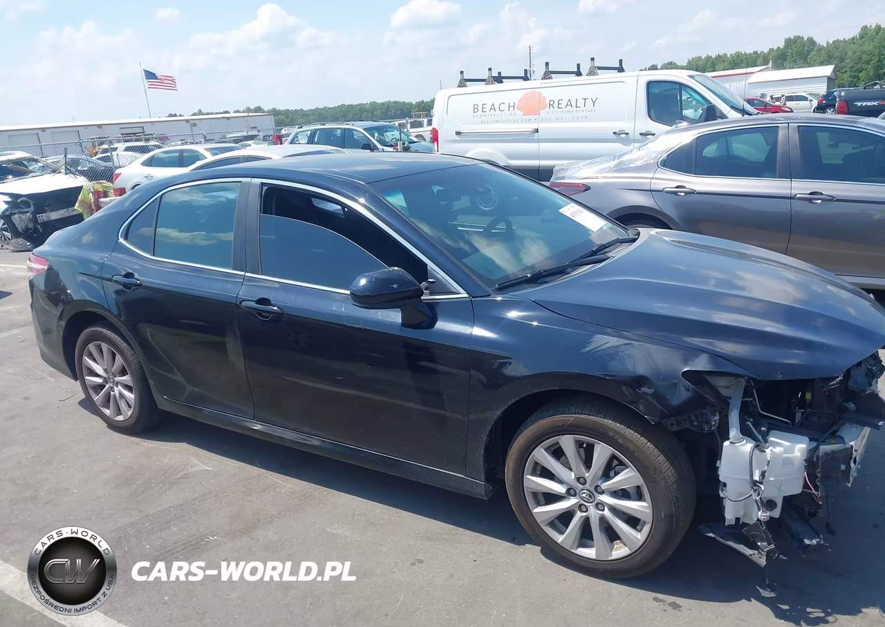 2018 Toyota Camry Le VIN:4T1B11HK8JU091218 - 14