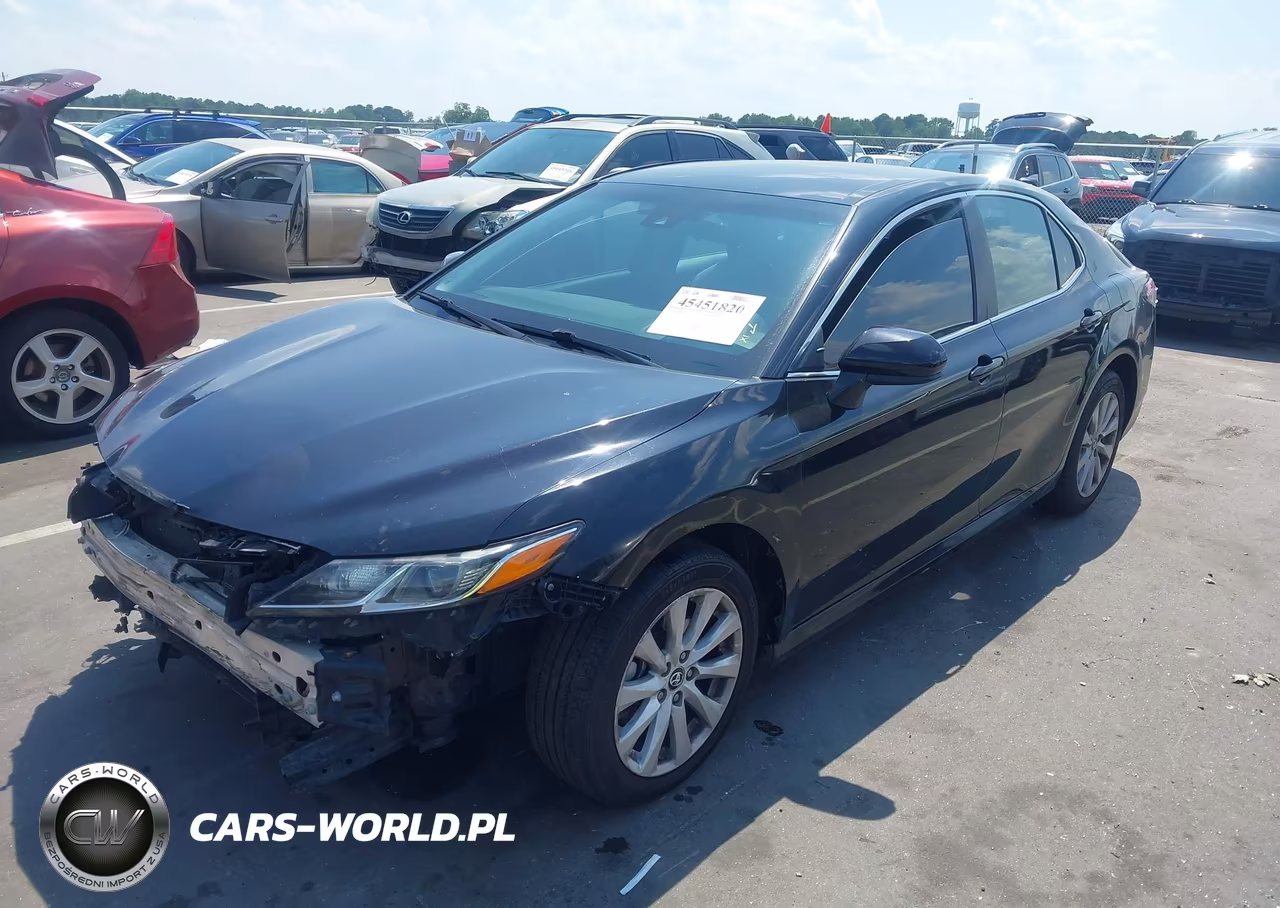 2018 Toyota Camry Le VIN:4T1B11HK8JU091218 - 2
