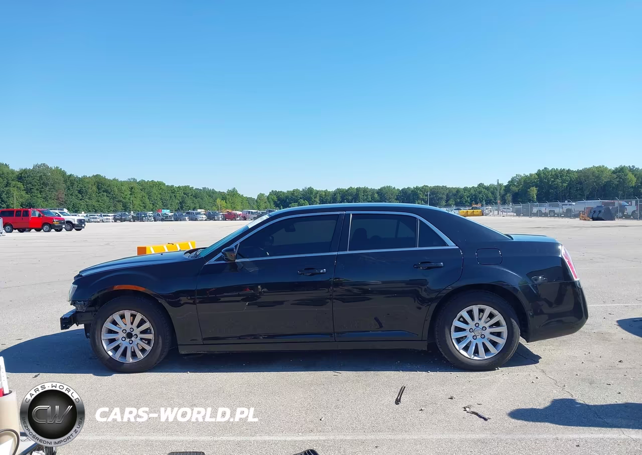 2013 Chrysler 300 Motown VIN:2C3CCAAG9DH722899 - 15