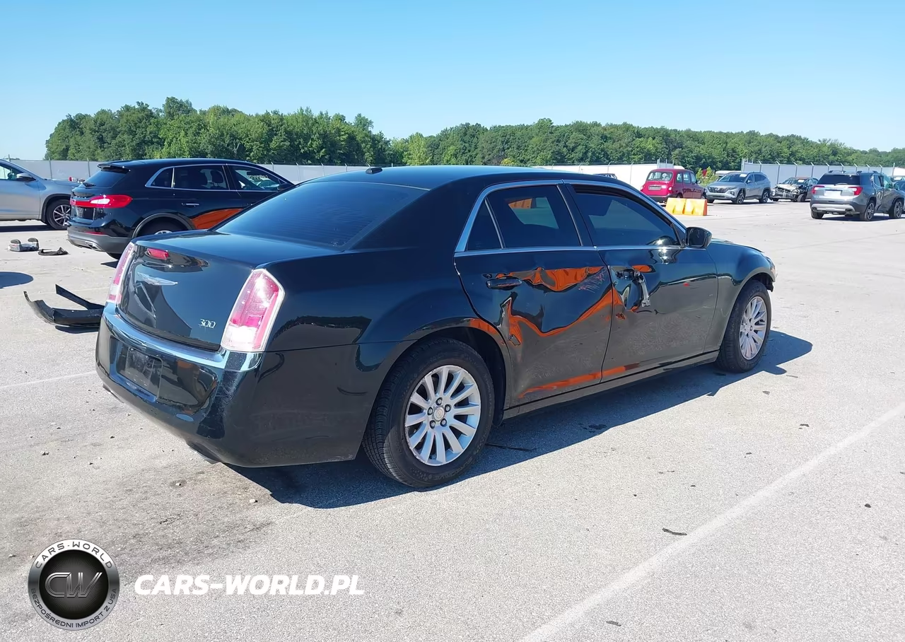 2013 Chrysler 300 Motown VIN:2C3CCAAG9DH722899 - 4