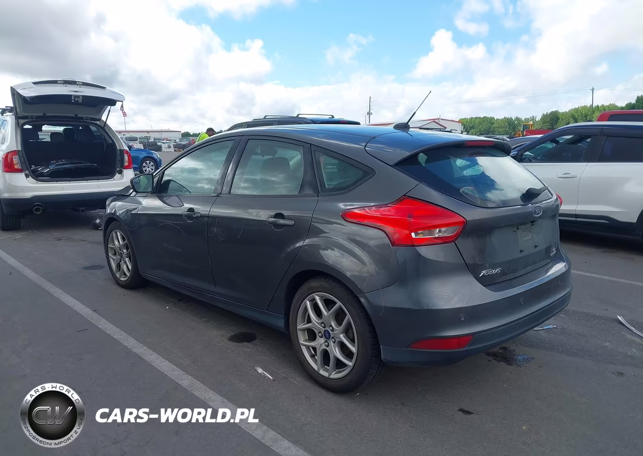 2015 Ford Focus Se VIN:1FADP3K22FL362308 - 3