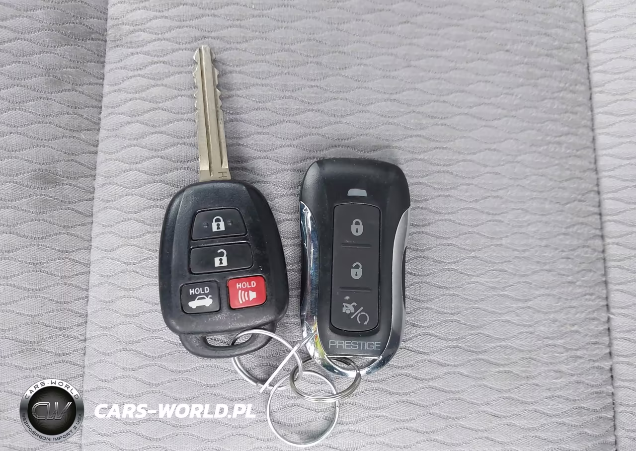 2017 Toyota Corolla Le VIN:2T1BURHEXHC940552 - 11