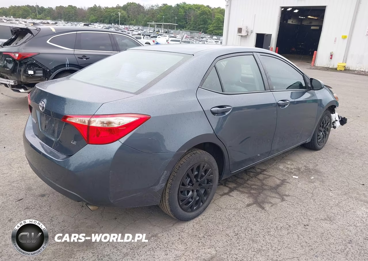 2017 Toyota Corolla Le VIN:2T1BURHEXHC940552 - 4