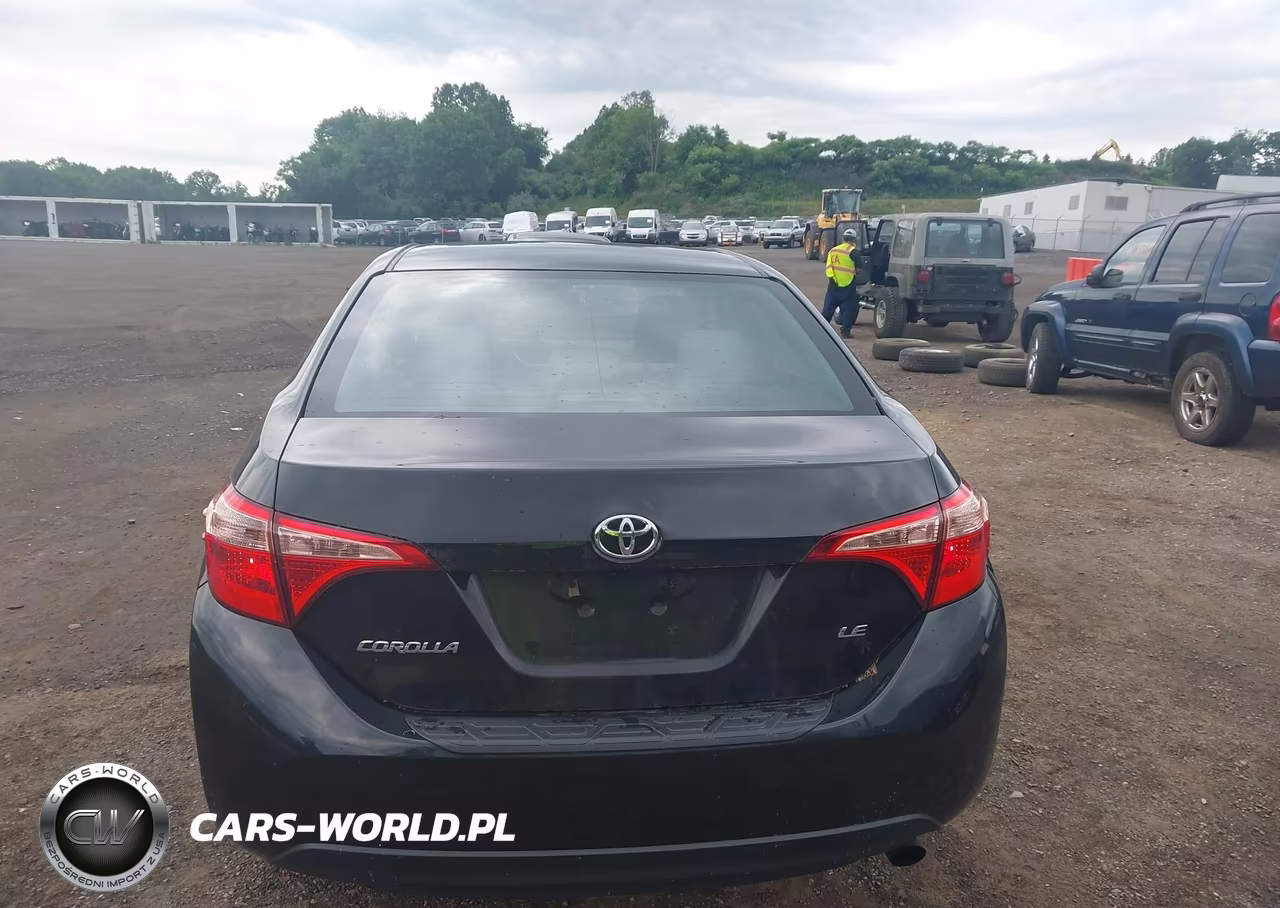 2018 Toyota Corolla Le VIN:2T1BURHE5JC096703 - 16
