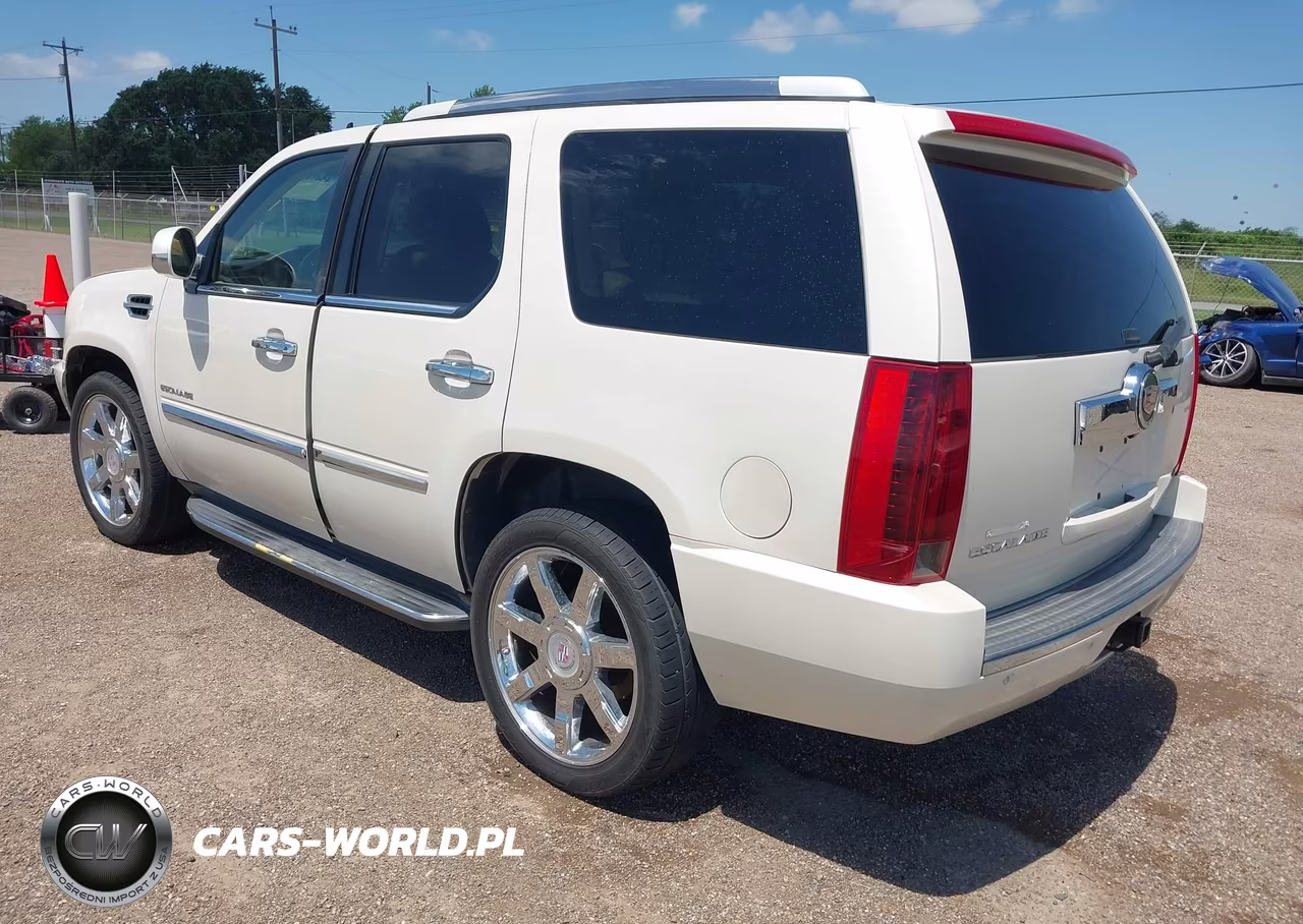 2011 Cadillac Escalade Luxury VIN:1GYS4BEF2BR377007 - 3