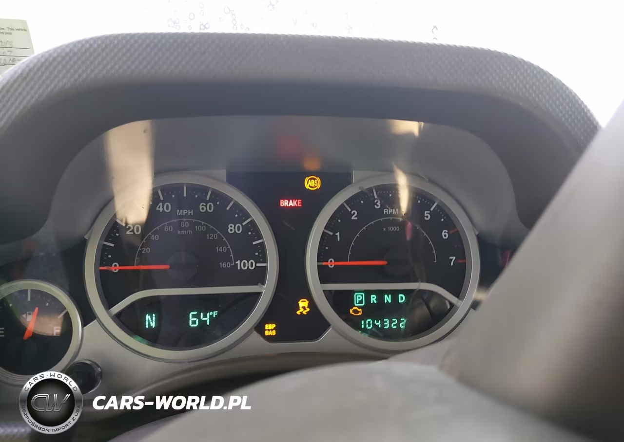 2007 Jeep Wrangler Unlimited Sahara VIN:1J4GA59117L118243 - 7