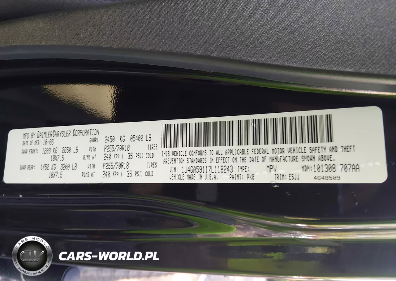 2007 Jeep Wrangler Unlimited Sahara VIN:1J4GA59117L118243 - 9