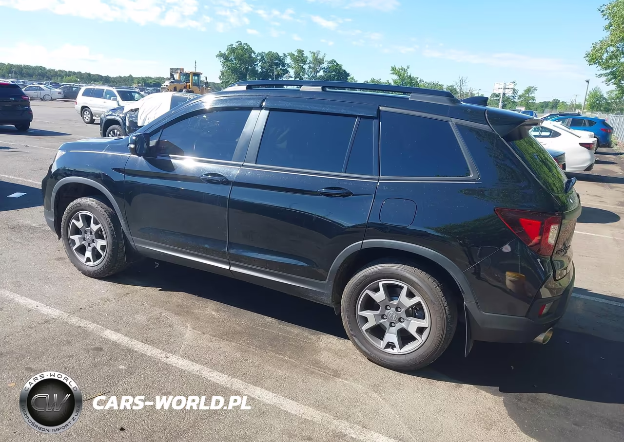 2023 Honda Passport Awd Trailsport VIN:5FNYF8H6XPB005436 - 3