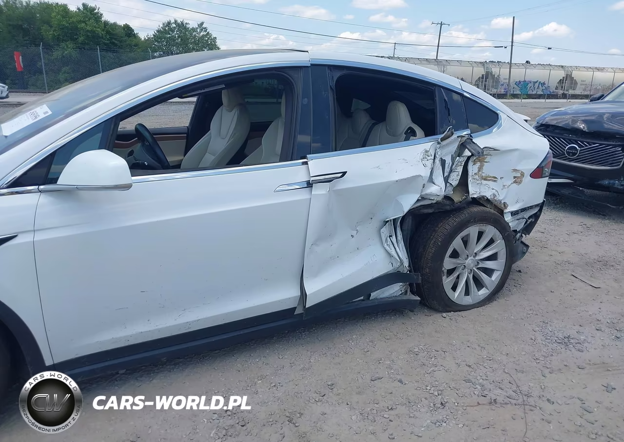 2020 Tesla Model X Long Range Dual Motor All-Wheel Drive-Long Range Plus Dual Motor All-Wheel Drive VIN:5YJXCAE28LF297238 - 6