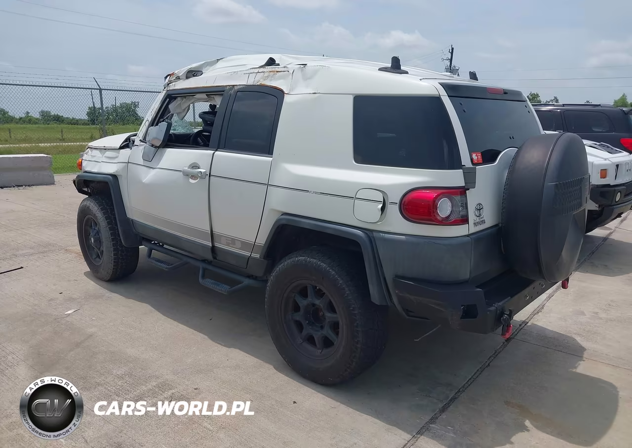 2012 Toyota Fj Cruiser VIN:JTEBU4BF6CK146123 - 3