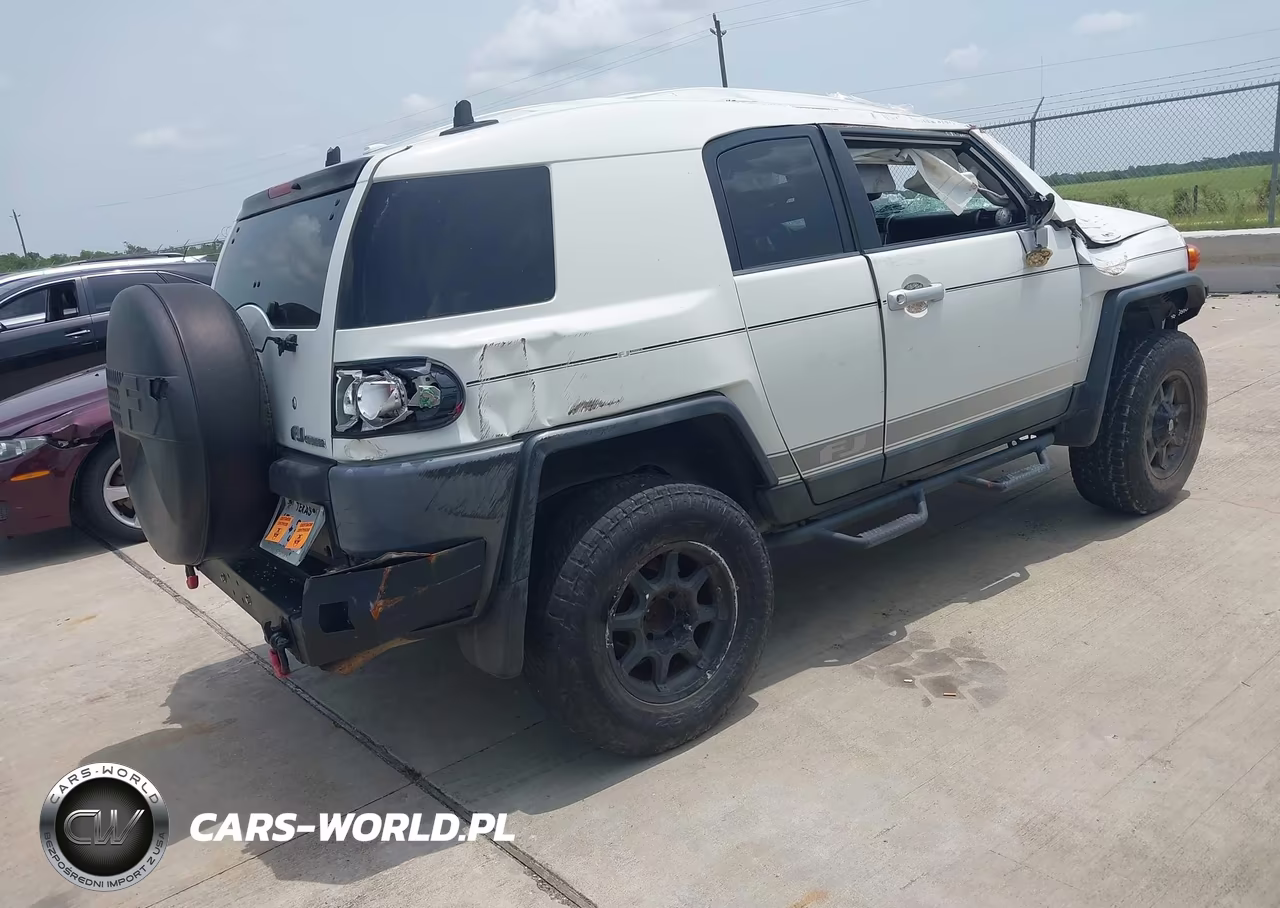 2012 Toyota Fj Cruiser VIN:JTEBU4BF6CK146123 - 4