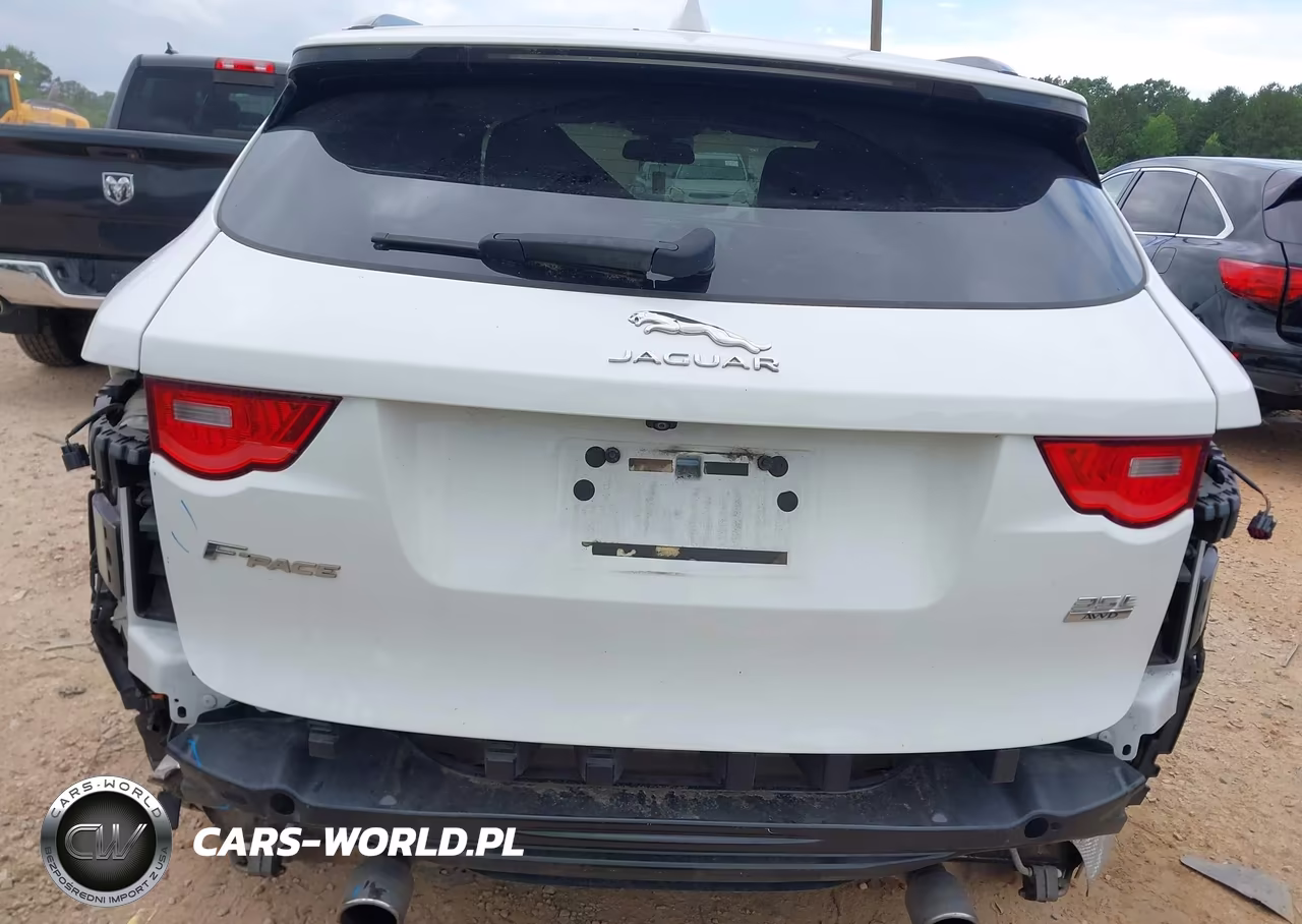 2017 Jaguar F-Pace 35T Premium VIN:SADCJ2BV4HA494971 - 6