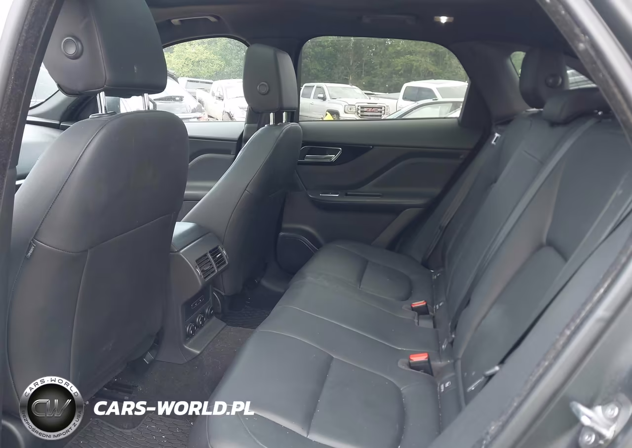 2017 Jaguar F-Pace 35T Premium VIN:SADCJ2BV4HA494971 - 8