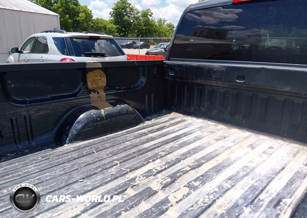 2018 Chevrolet Silverado 1500 Wt VIN:3GCPCNEH5JG429066 - 14