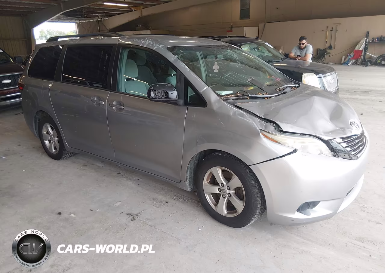 2016 Toyota Sienna Le 8 Passenger – zdjęcie 1 z 21