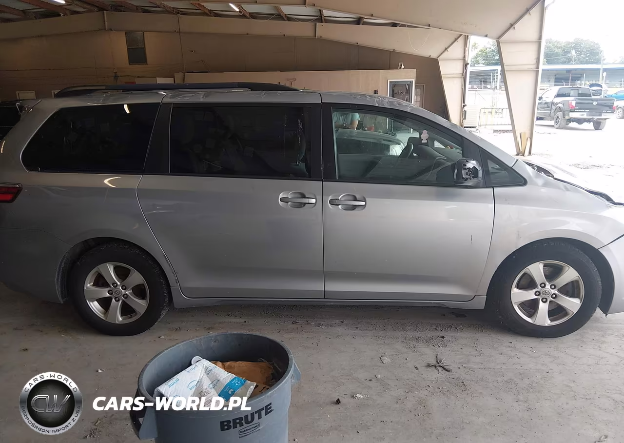 2016 Toyota Sienna Le 8 Passenger VIN:5TDKK3DC1GS738096 - 13