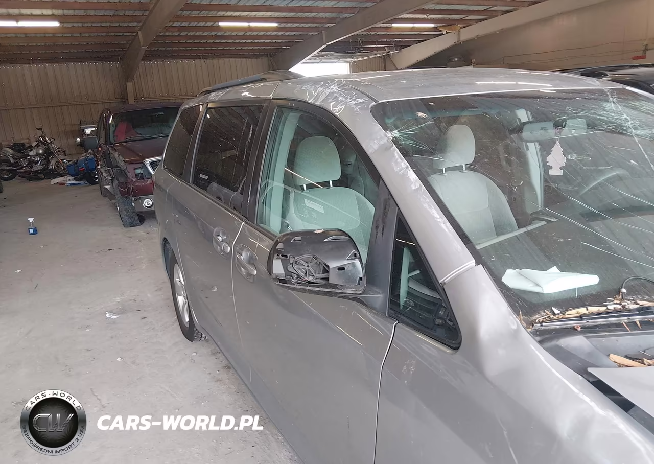 2016 Toyota Sienna Le 8 Passenger VIN:5TDKK3DC1GS738096 - 18