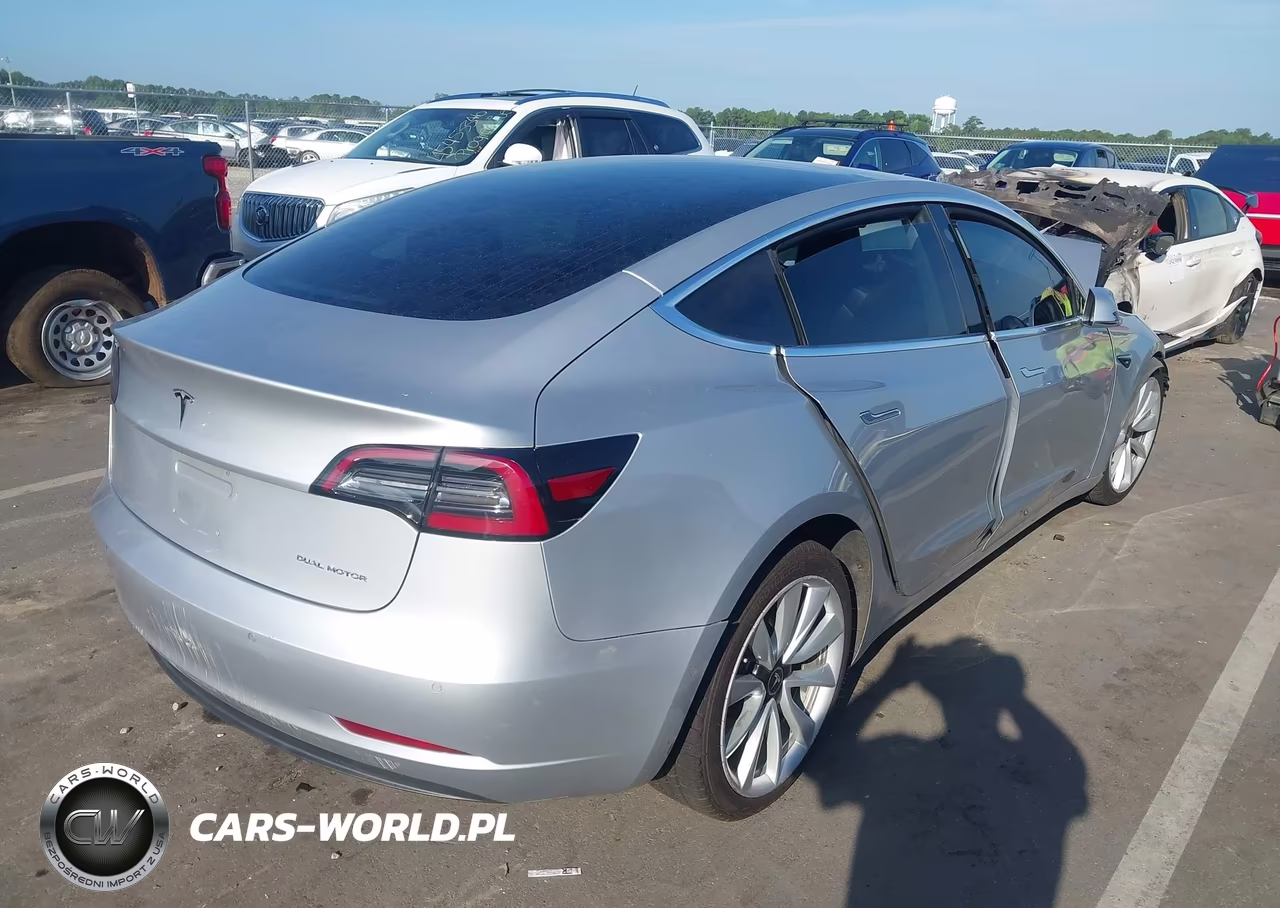 2018 Tesla Model 3 Long Range-Performance VIN:5YJ3E1EB9JF116993 - 4