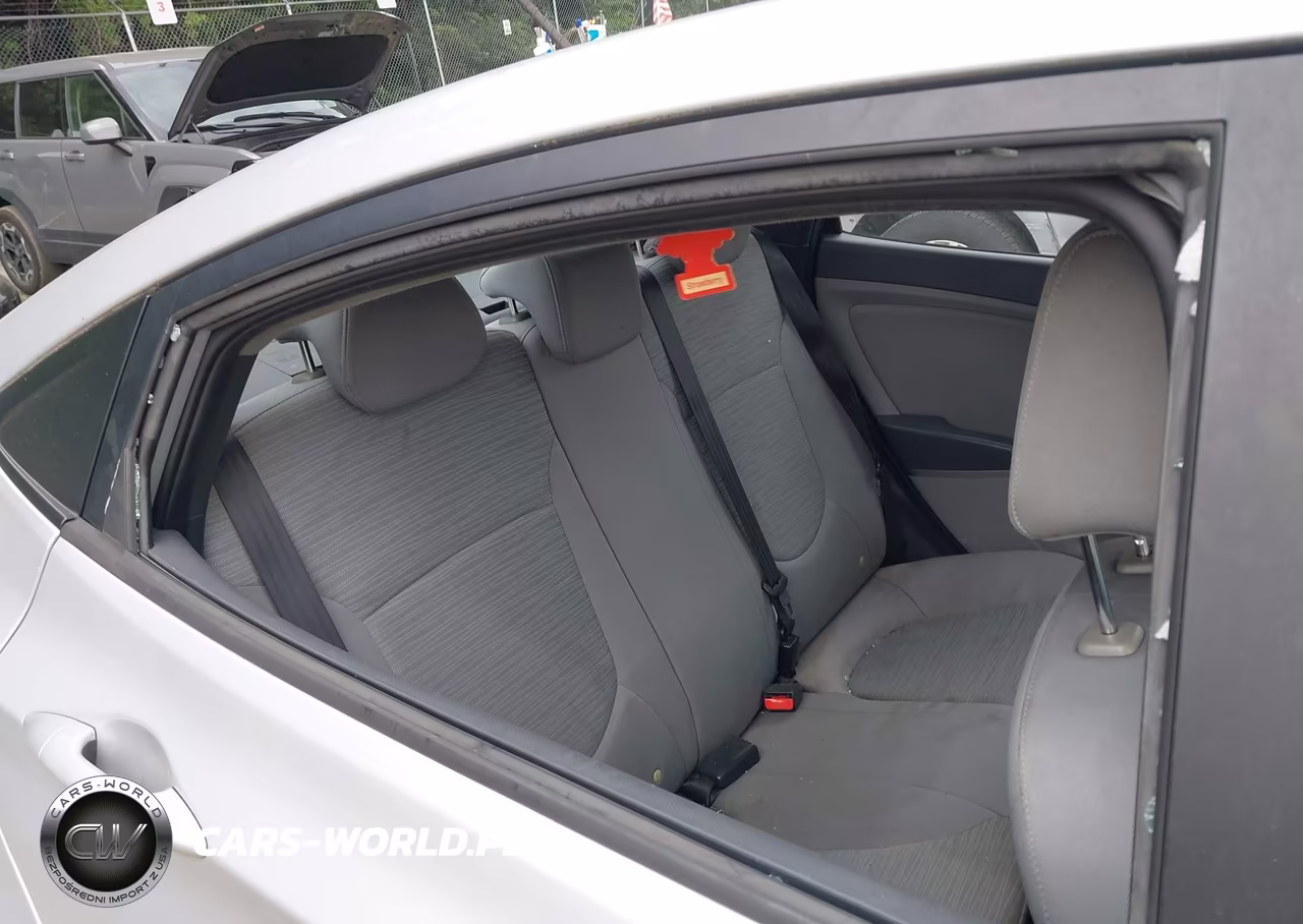 2015 Hyundai Accent Gls VIN:KMHCT4AE5FU923125 - 16