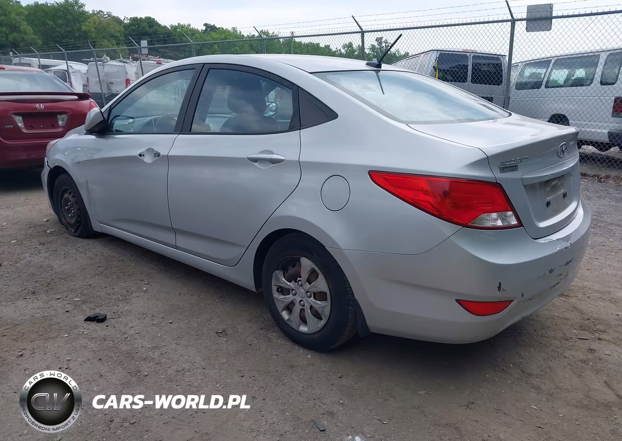 2015 Hyundai Accent Gls VIN:KMHCT4AE5FU923125 - 3