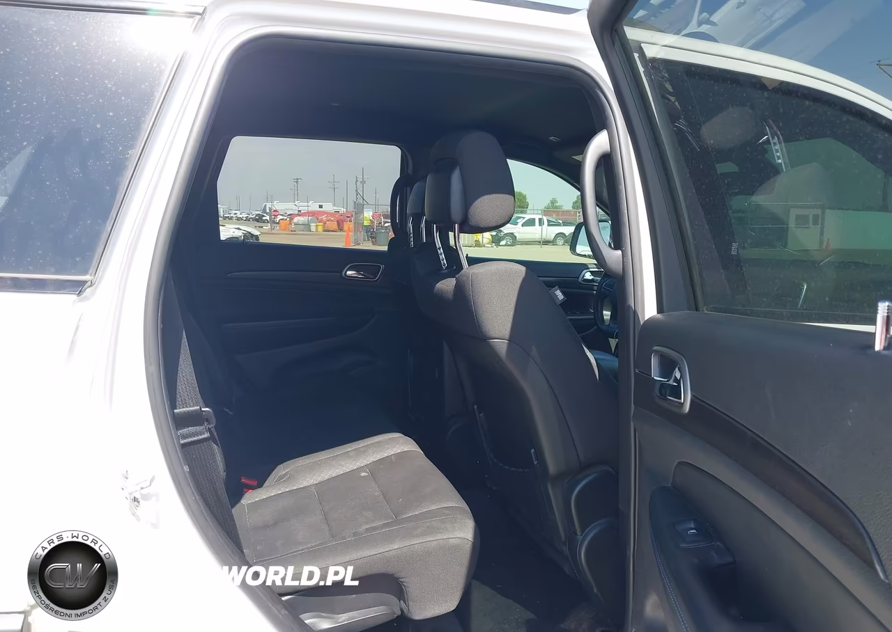 2018 Jeep Grand Cherokee Upland 4X4 VIN:1C4RJFAGXJC370326 - 8