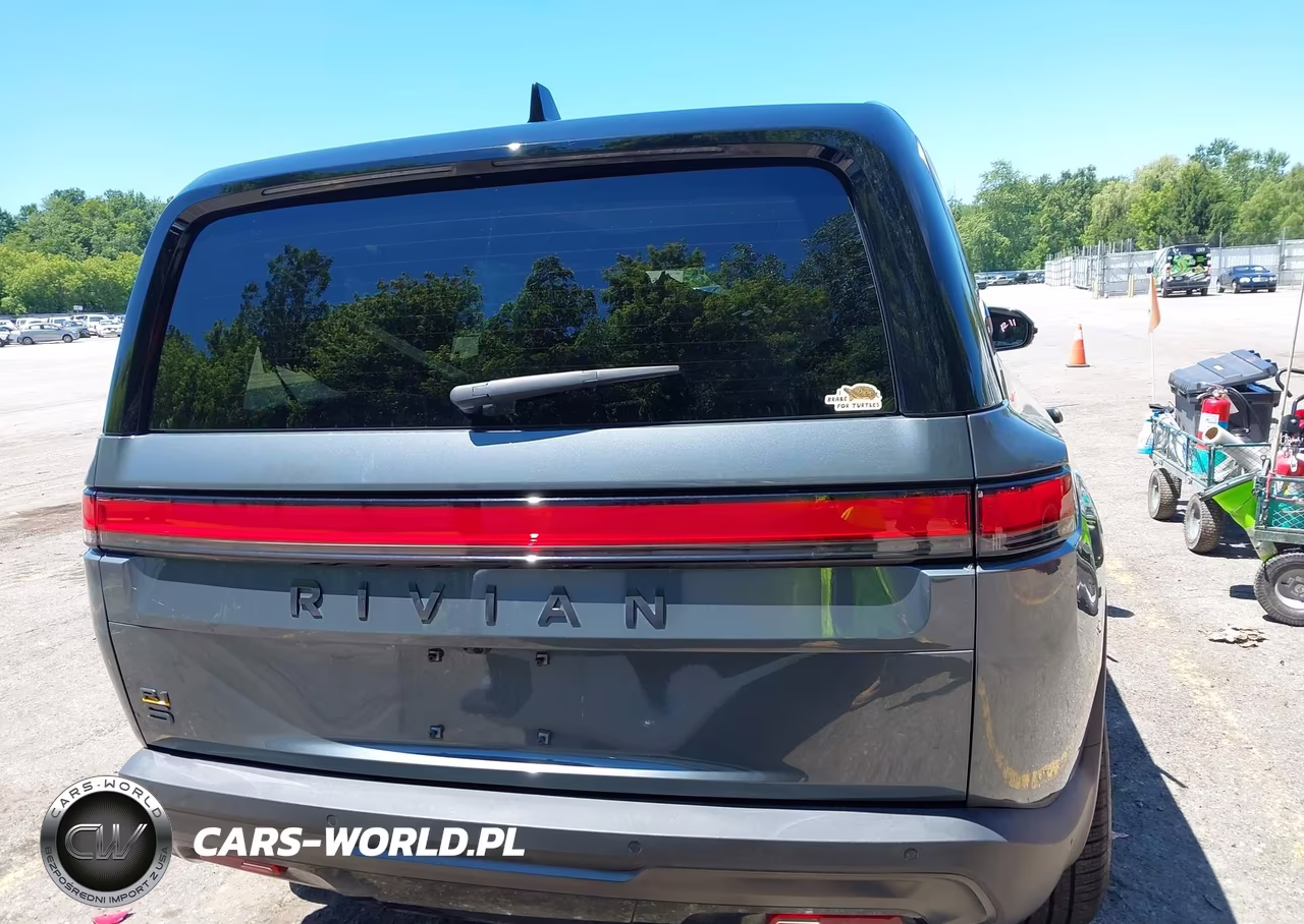 2025 Rivian R1S Ascend Tri Motor Max Pack-Premium Tri Motor Max Pack VIN:7PDSGCBP2SN057864 - 17