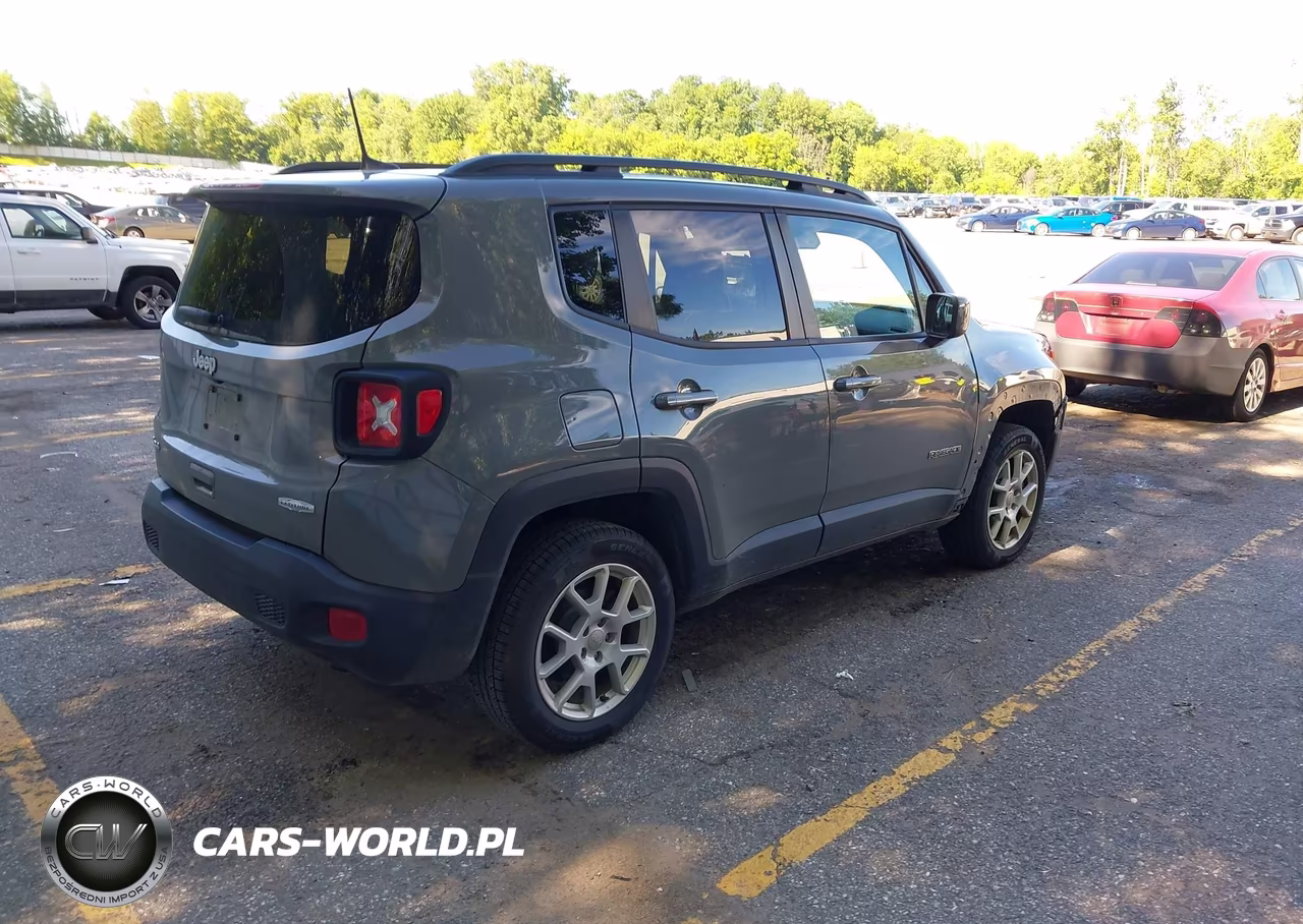 2019 Jeep Renegade Latitude 4X4 VIN:ZACNJBBB3KPK56284 - 4