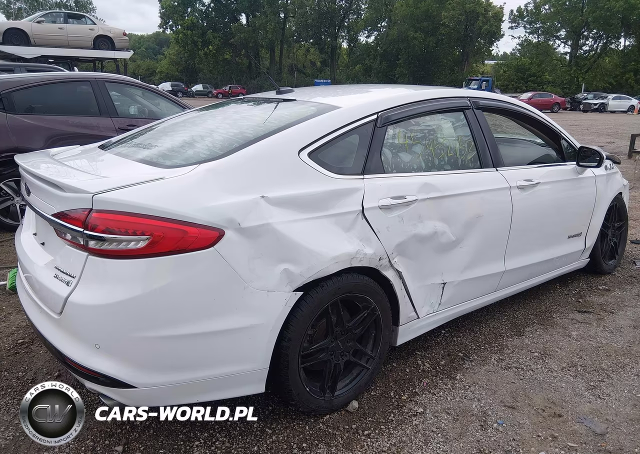 2018 Ford Fusion Hybrid Platinum-Titanium VIN:3FA6P0RU9JR101718 - 16