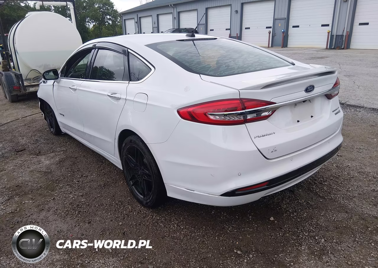 2018 Ford Fusion Hybrid Platinum-Titanium VIN:3FA6P0RU9JR101718 - 3