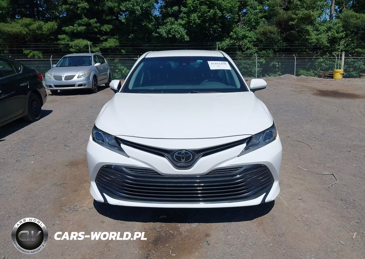 2018 Toyota Camry Le VIN:4T1B11HK9JU646564 - 11