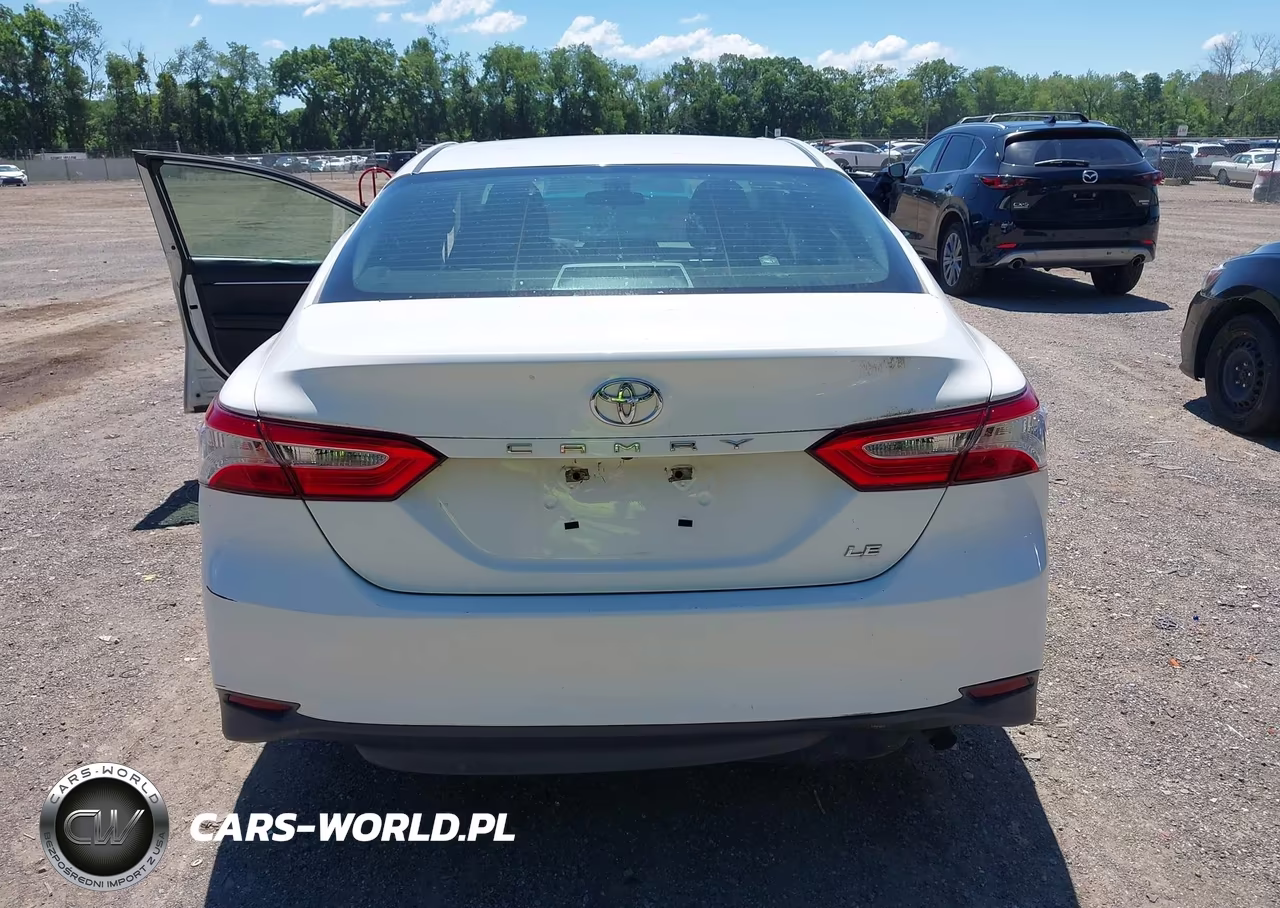 2018 Toyota Camry Le VIN:4T1B11HK9JU646564 - 6