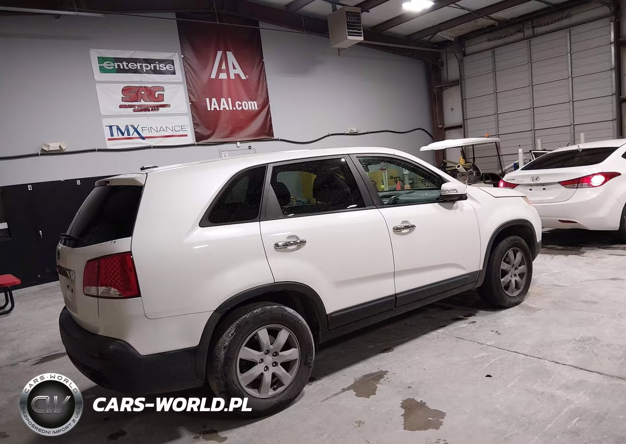 2011 Kia Sorento Lx VIN:5XYKT3A11BG002488 - 4
