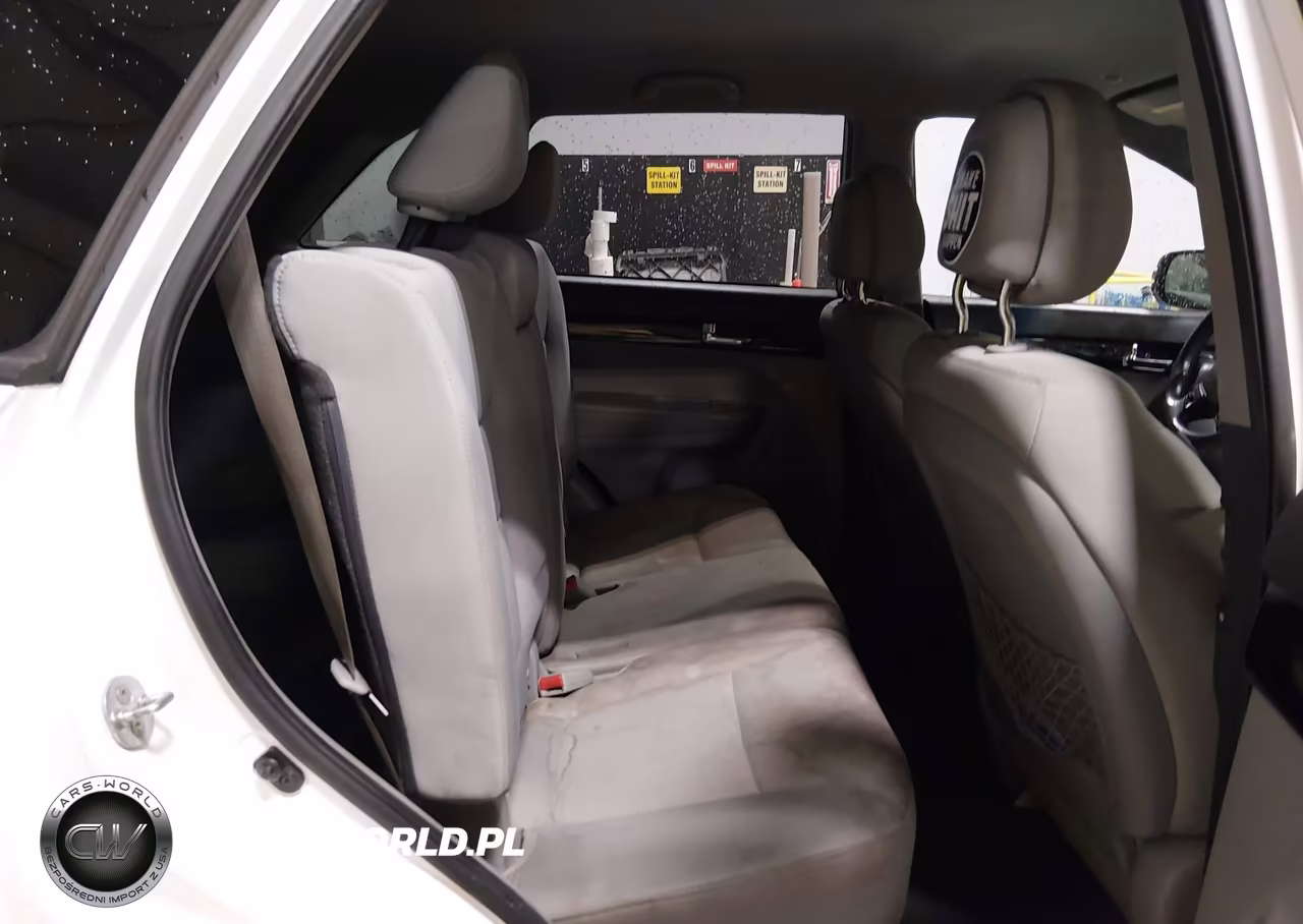 2011 Kia Sorento Lx VIN:5XYKT3A11BG002488 - 8