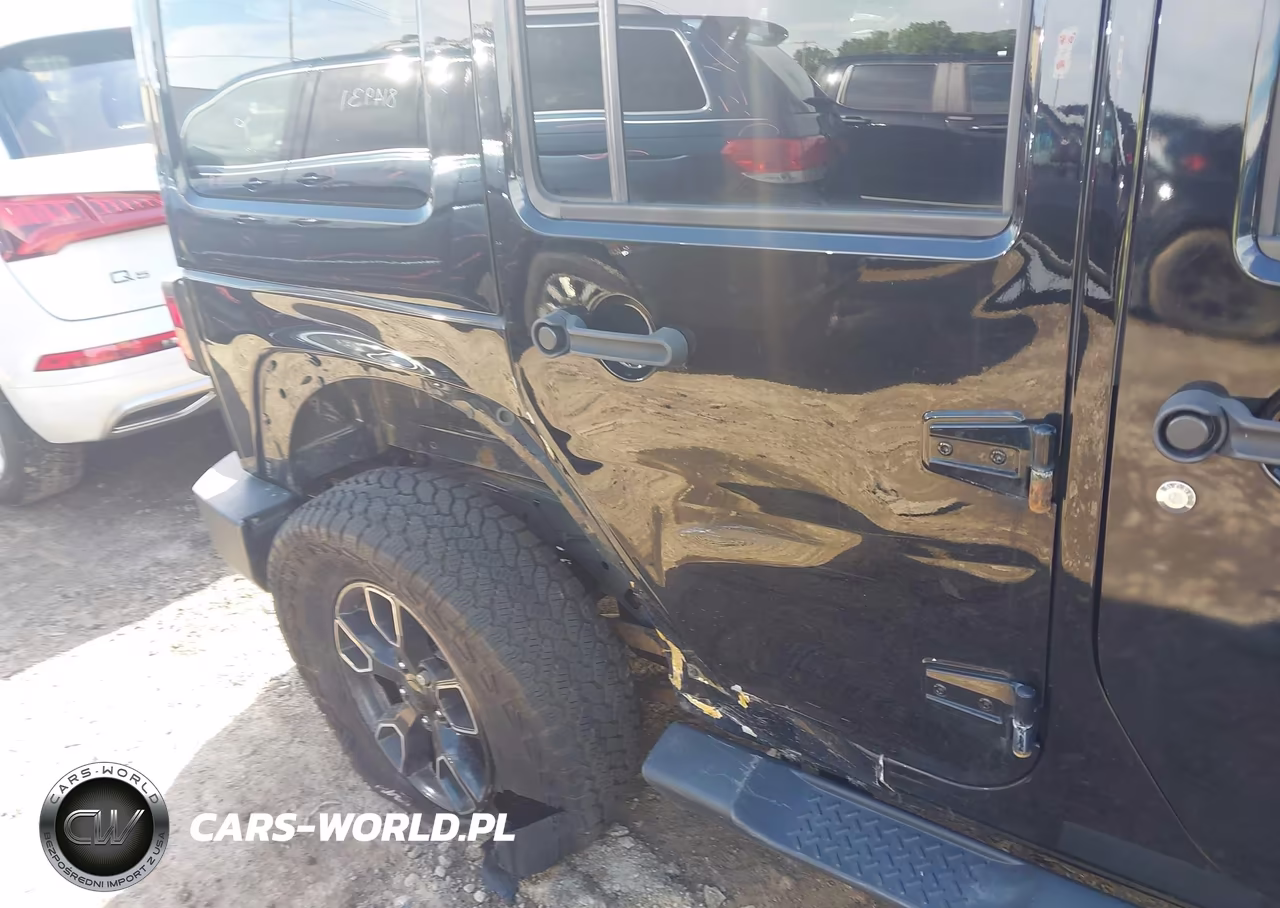 2017 Jeep Wrangler Unlimited Smoky Mountain VIN:1C4BJWEG1HL619747 - 6