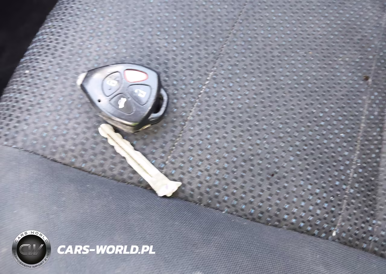 2010 Toyota Corolla S VIN:2T1BU4EE3AC471012 - 11