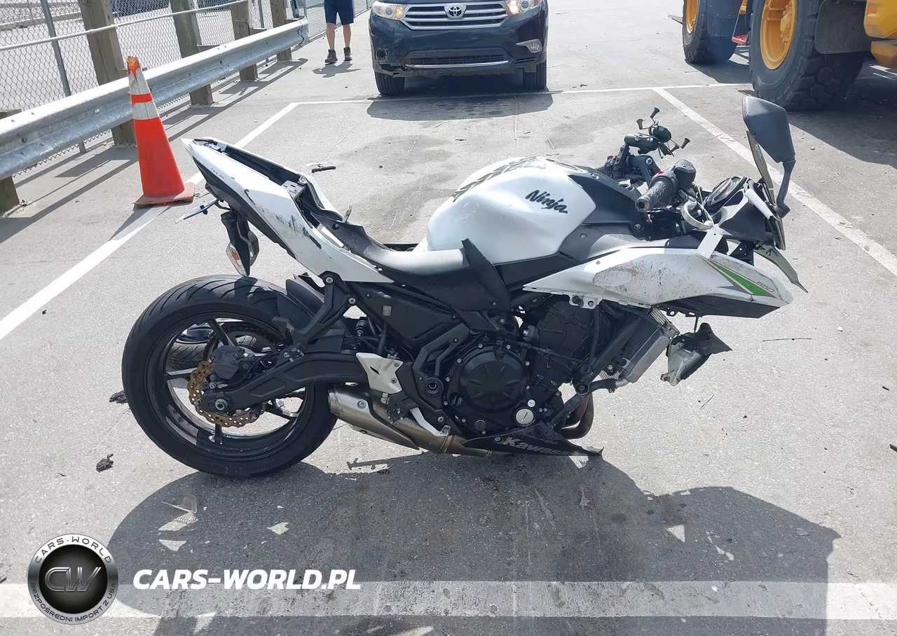 2017 Kawasaki Ex650 J VIN:JKAEXEJ13HDA00484 - 12