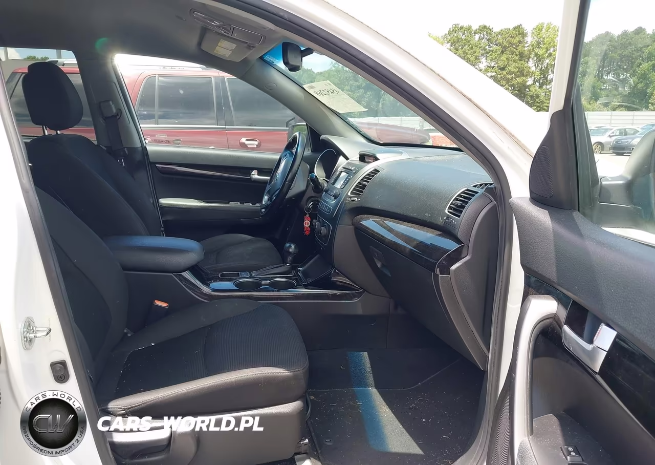 2015 Kia Sorento Lx VIN:5XYKT4A63FG622945 - 5