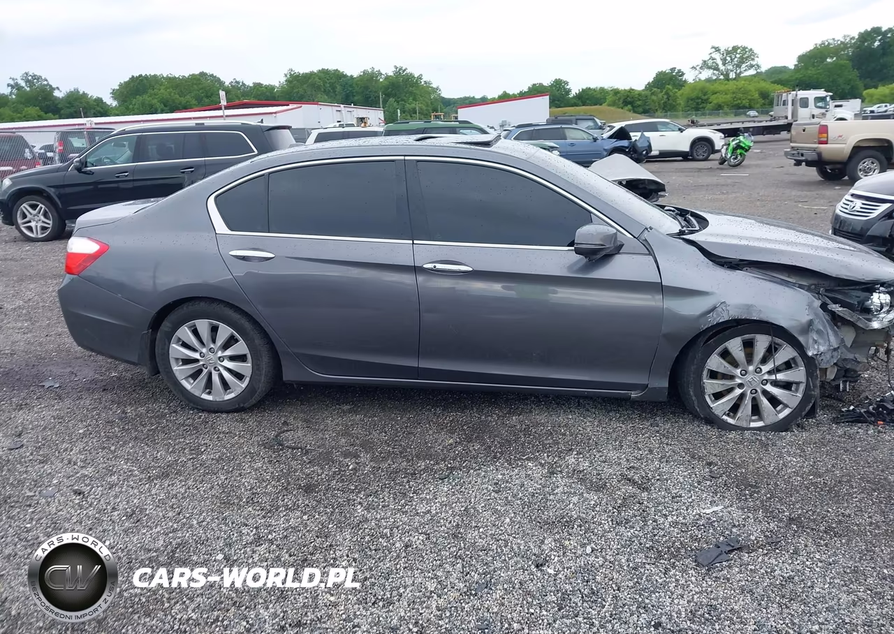 2013 Honda Accord Touring VIN:1HGCR3F95DA028629 - 13